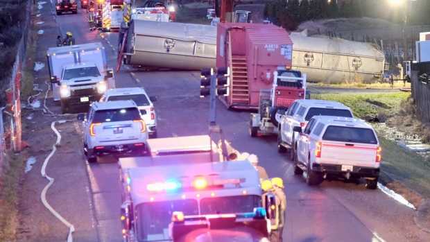 Fuel Tanker Rollover Causes Closure of QEW in Beamsville