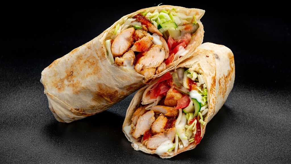 Nutritional Differences Between Flour and Egg White Wraps for a Healthy Lunch