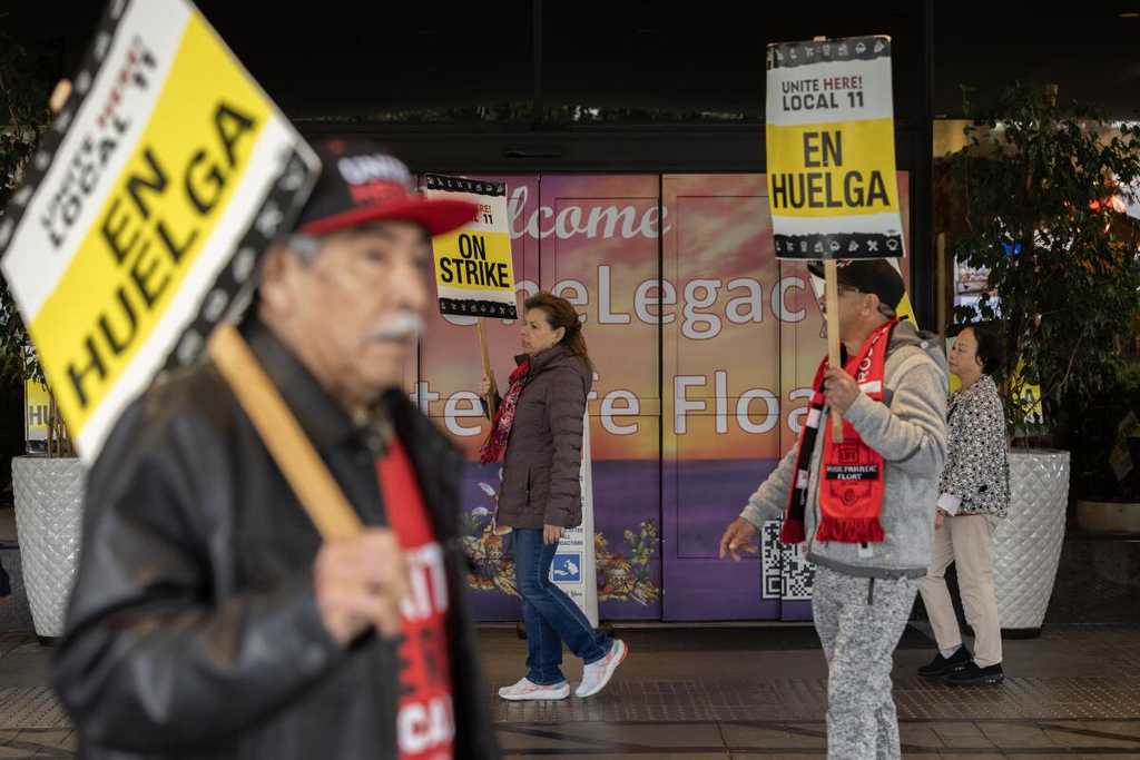 Pasadena hotel workers strike for better wages, staffing amid Rose Parade